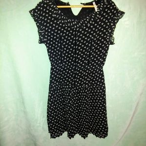 NWOT Willow & Clay Bow Patterned Dress